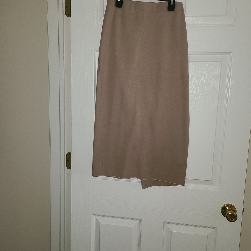Zara Women's Pencil Skirt in Tan